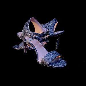 definitely not in brand new shape, but ofc still in great condition!